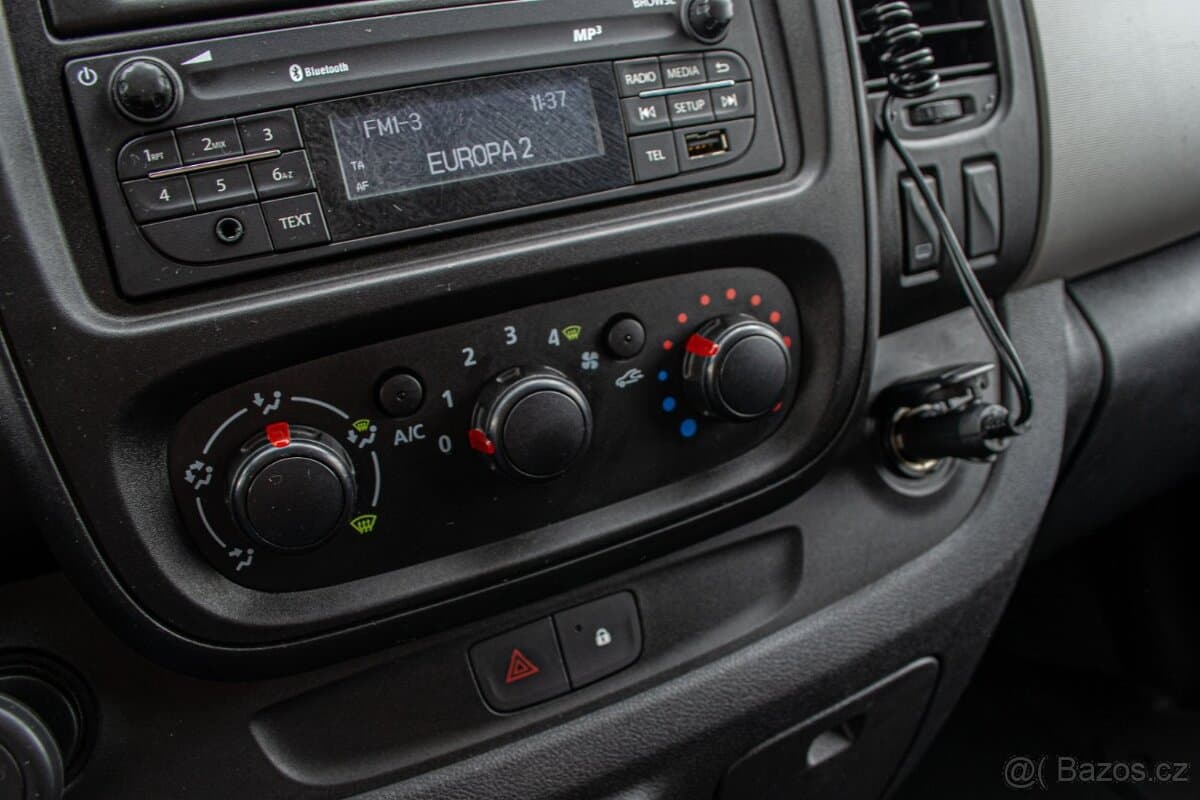 2020 Renault TRAFIC - 13