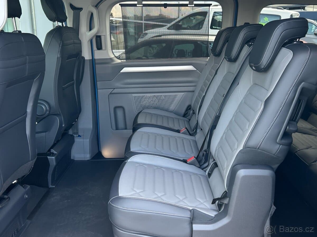 Volkswagen CARAVELLE - 13
