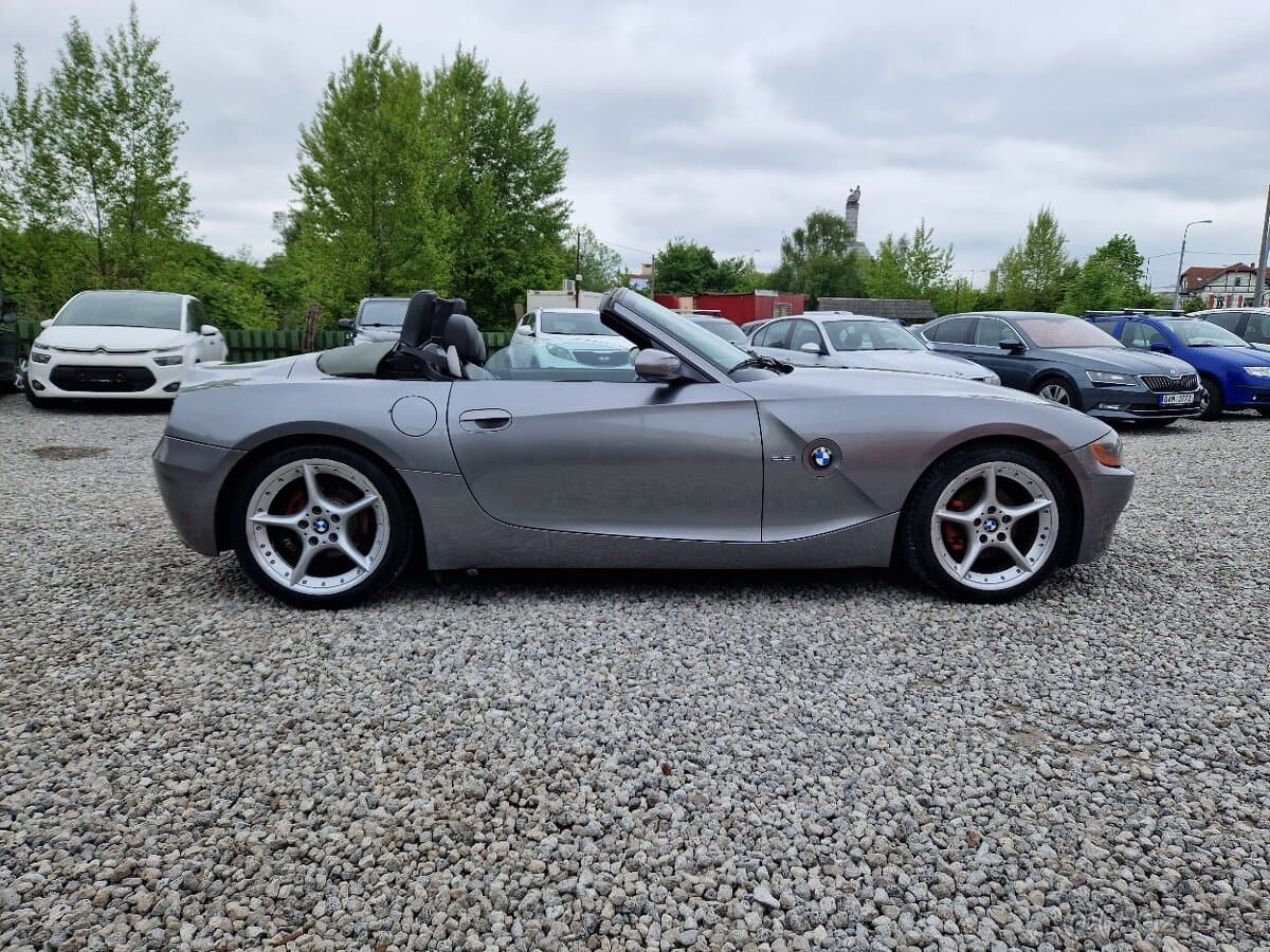 2004 BMW Z4 - 13