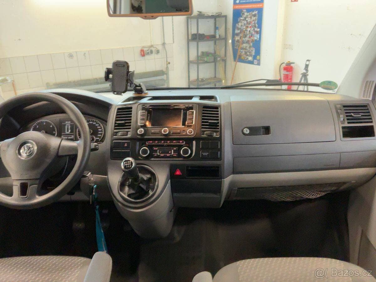 2011 Volkswagen CARAVELLE - 13