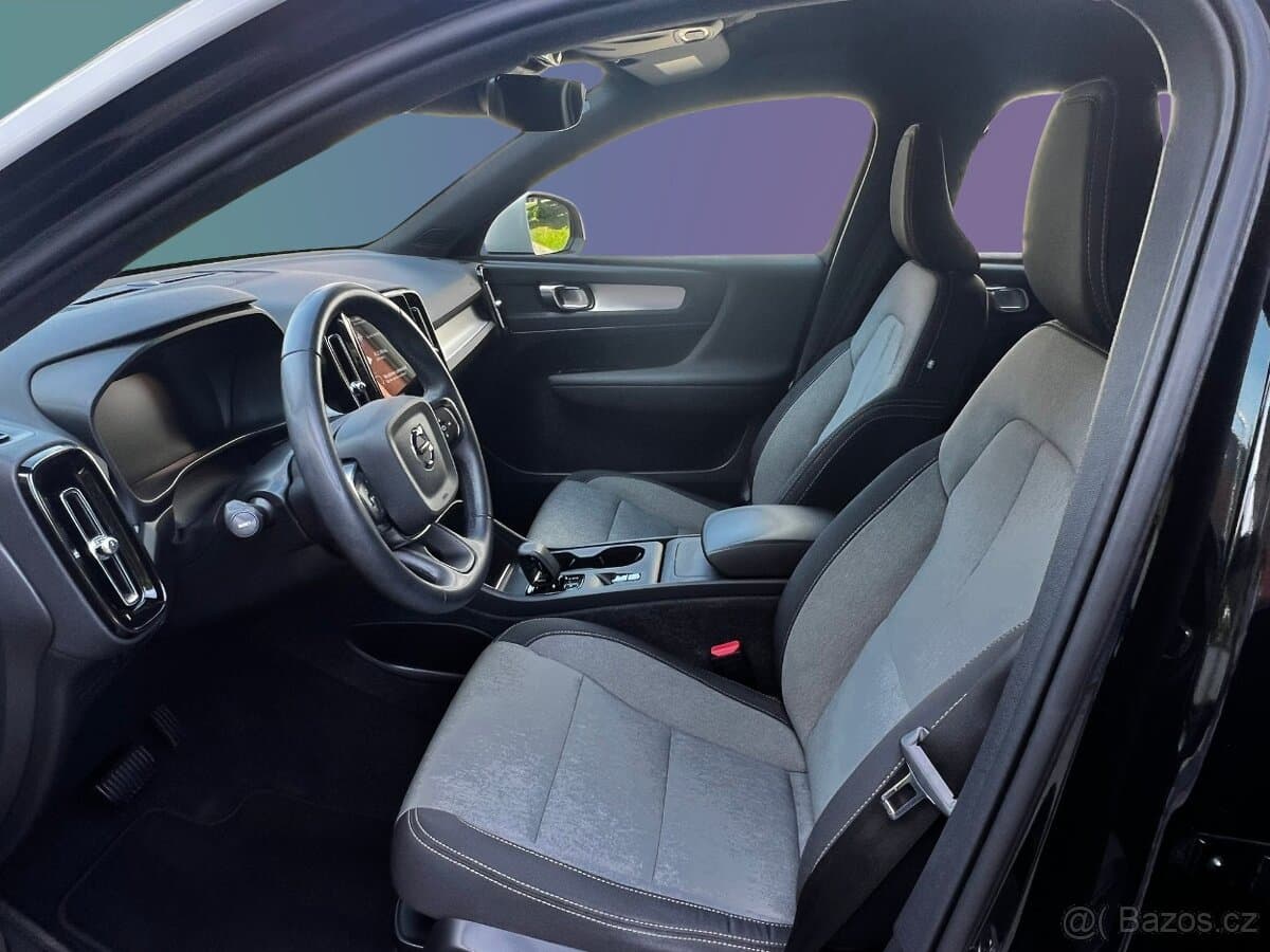 2021 Volvo XC40 - 13