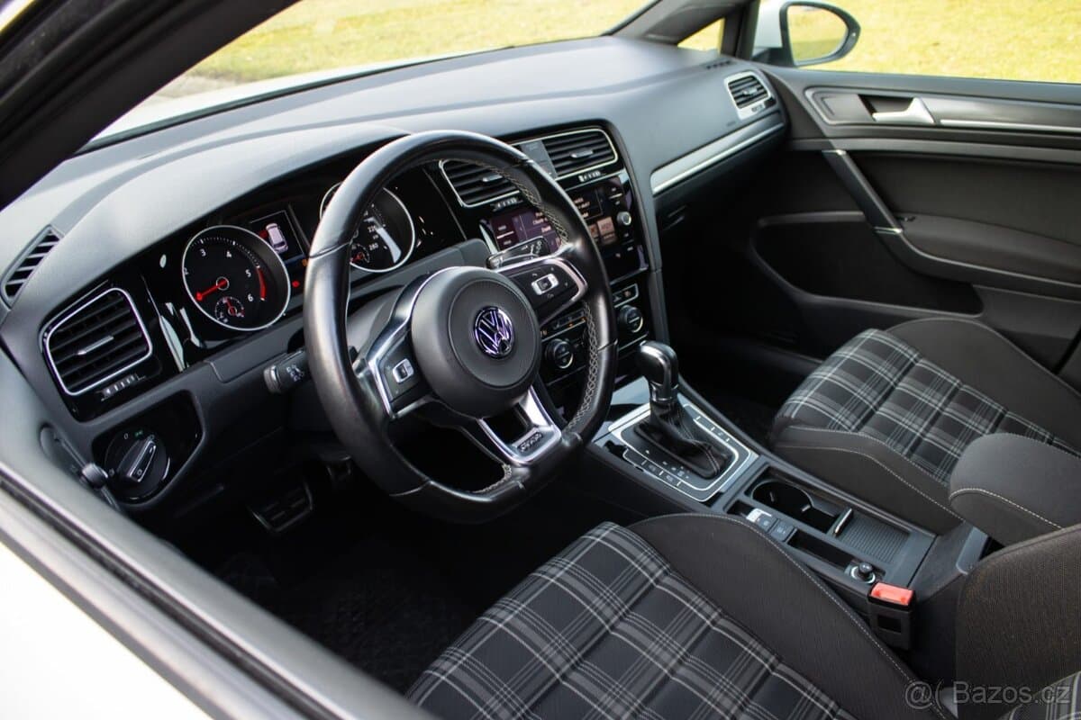 2017 Volkswagen GOLF - 13
