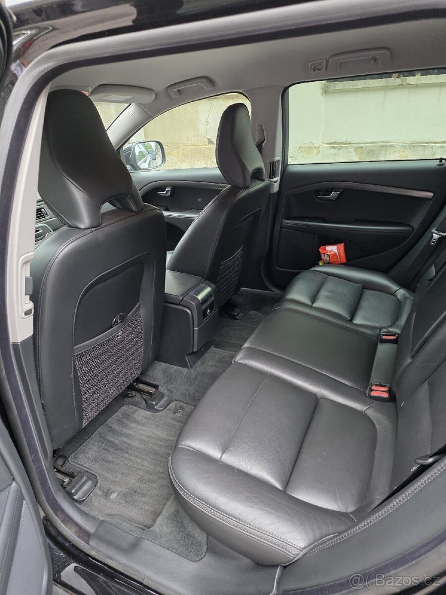 2015 Volvo XC70 - 13