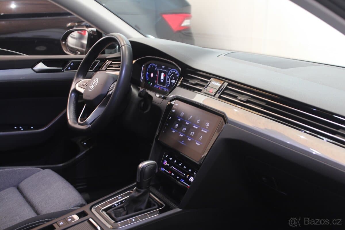2023 Volkswagen PASSAT - 13