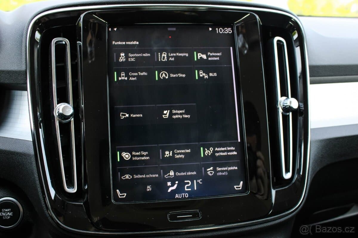 2019 Volvo XC40 - 13