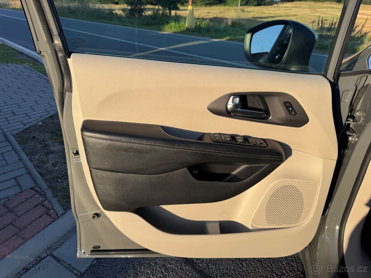 2023 Chrysler PACIFICA - 13