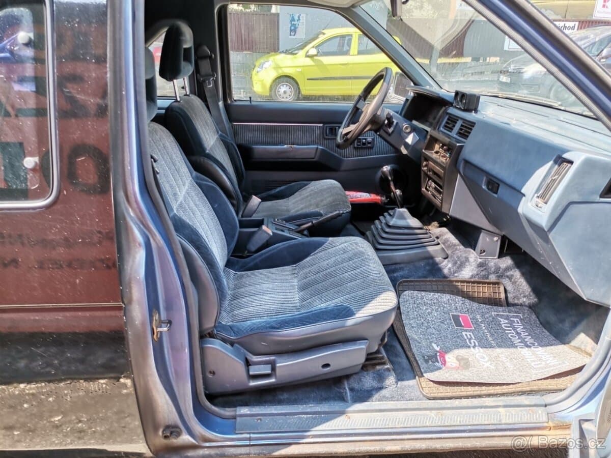 1989 Nissan PATHFINDER - 13