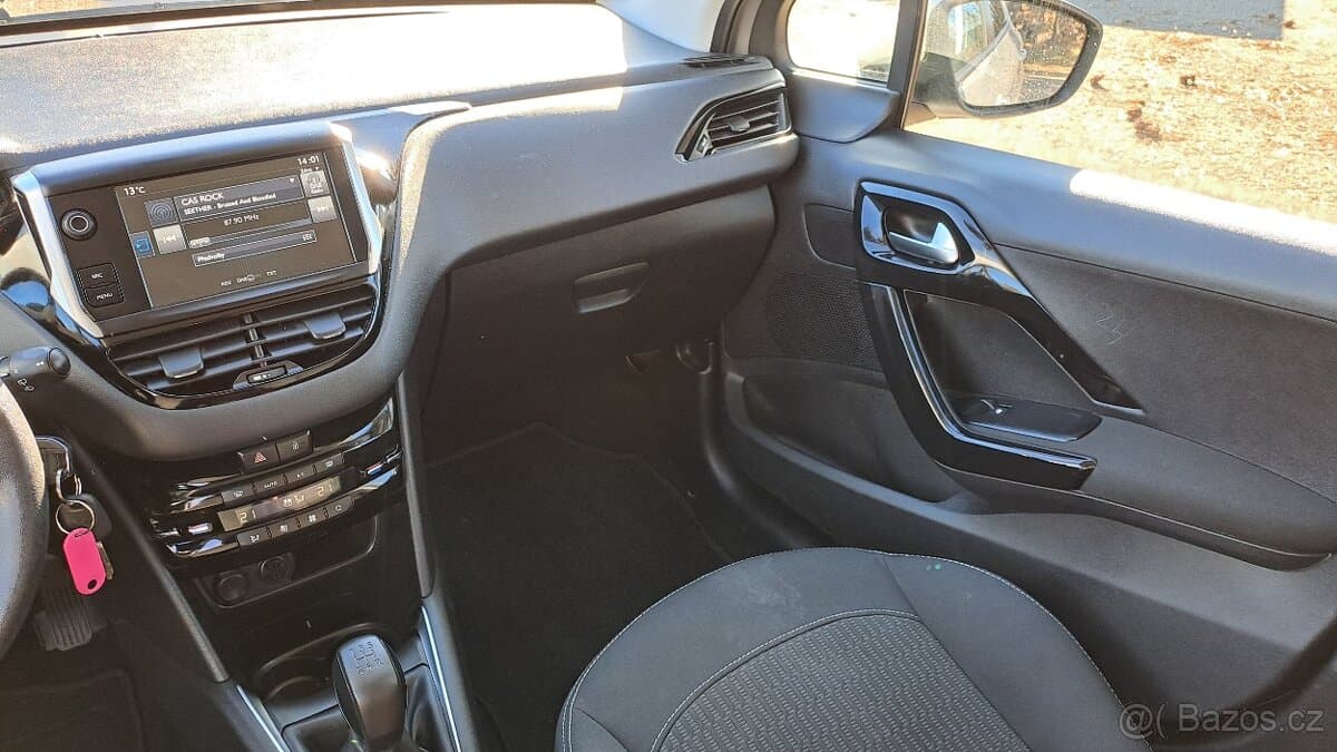 2016 Peugeot 208 - 13