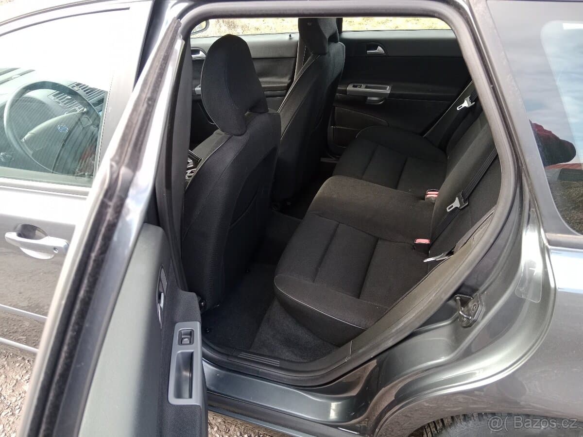 2010 Volvo V50 - 13