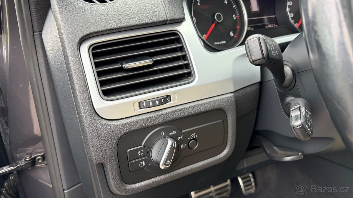 2010 Volkswagen TOUAREG - 13
