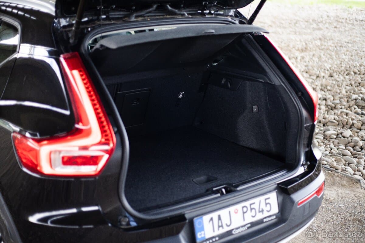 2021 Volvo XC40 - 13