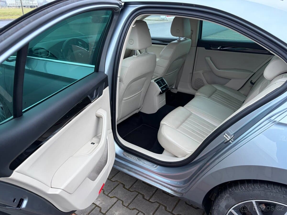 2015 Škoda SUPERB - 13