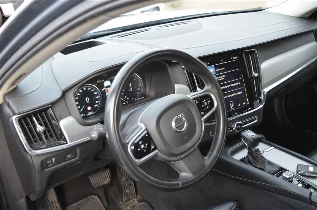 2017 Volvo V90 - 13