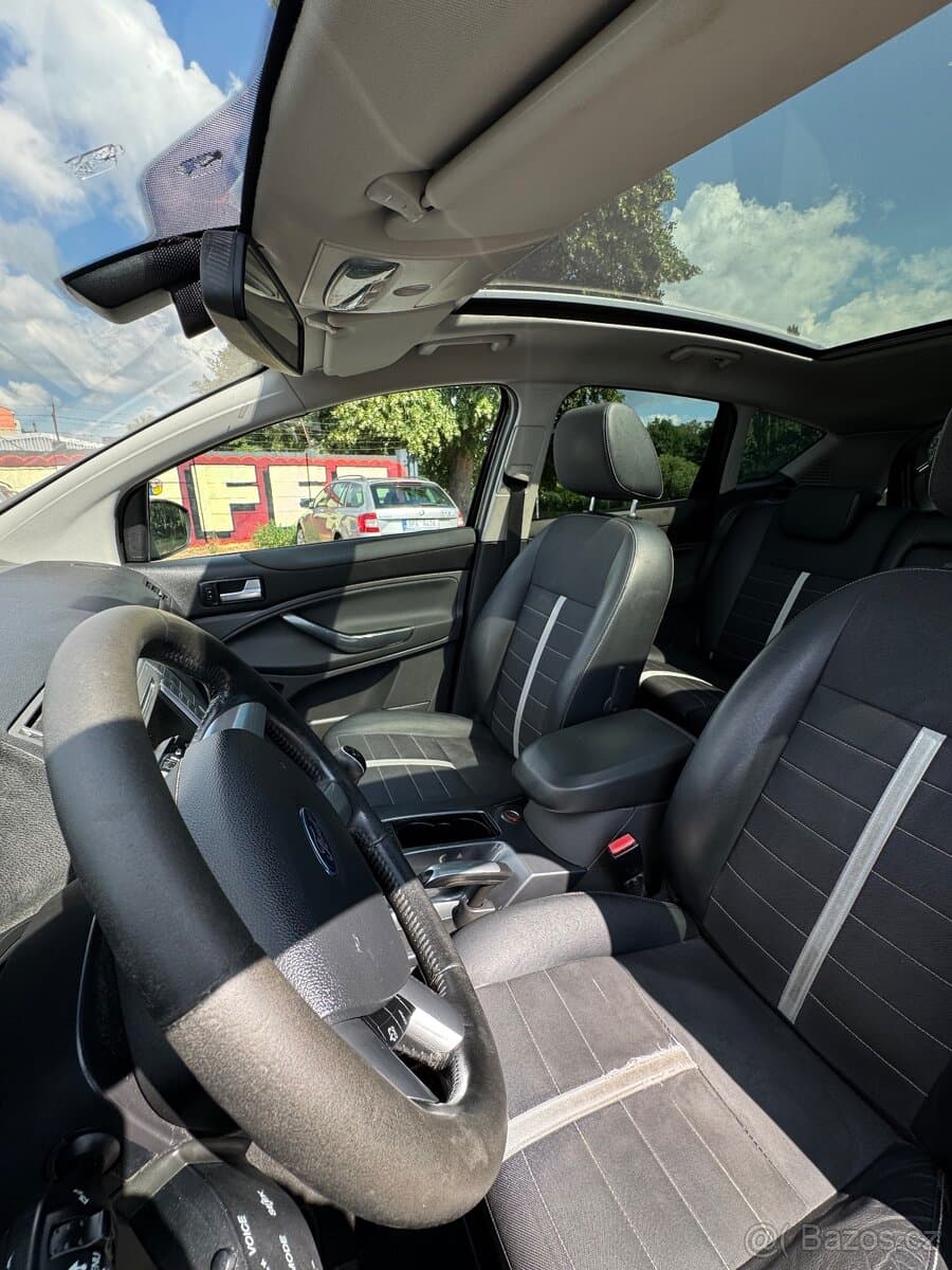 2011 Ford KUGA - 13