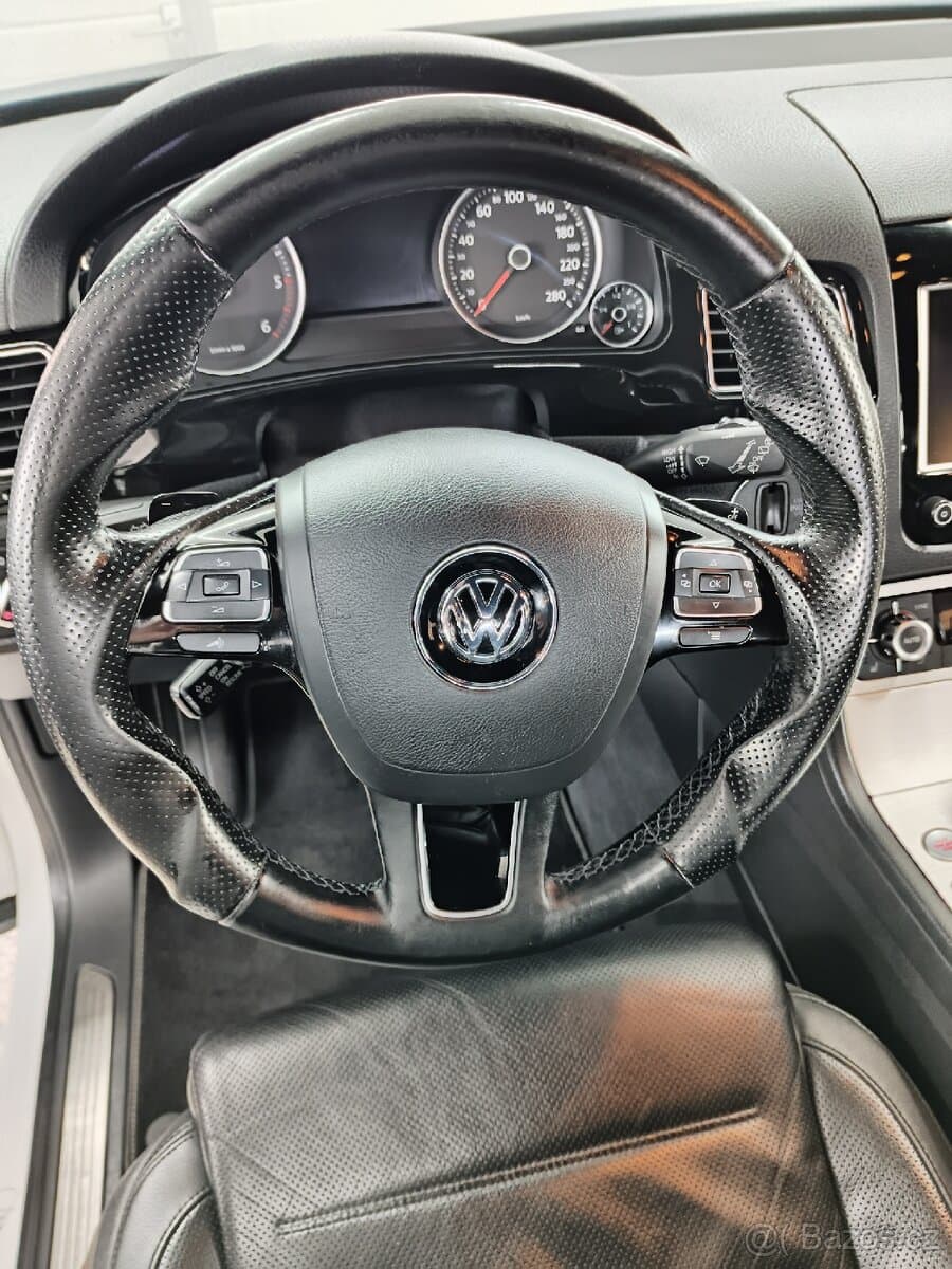 2013 Volkswagen TOUAREG - 13