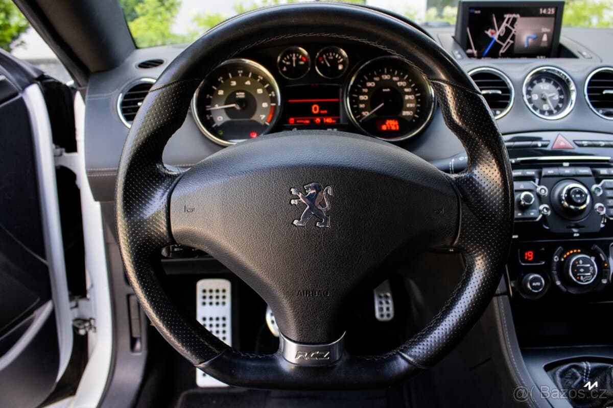 2011 Peugeot RCZ - 13