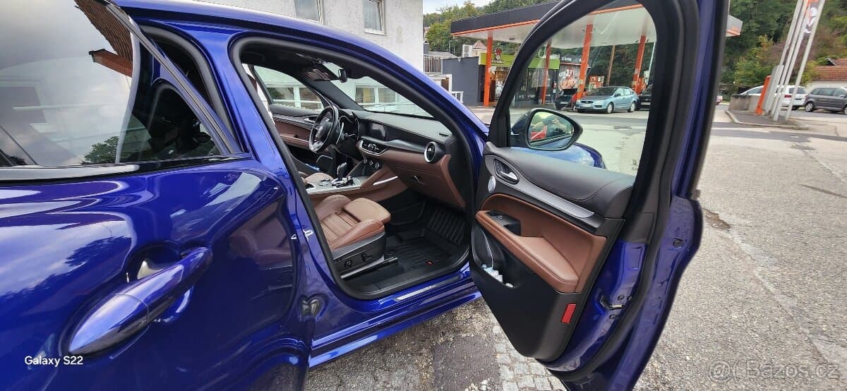 2021 Alfa Romeo STELVIO - 13