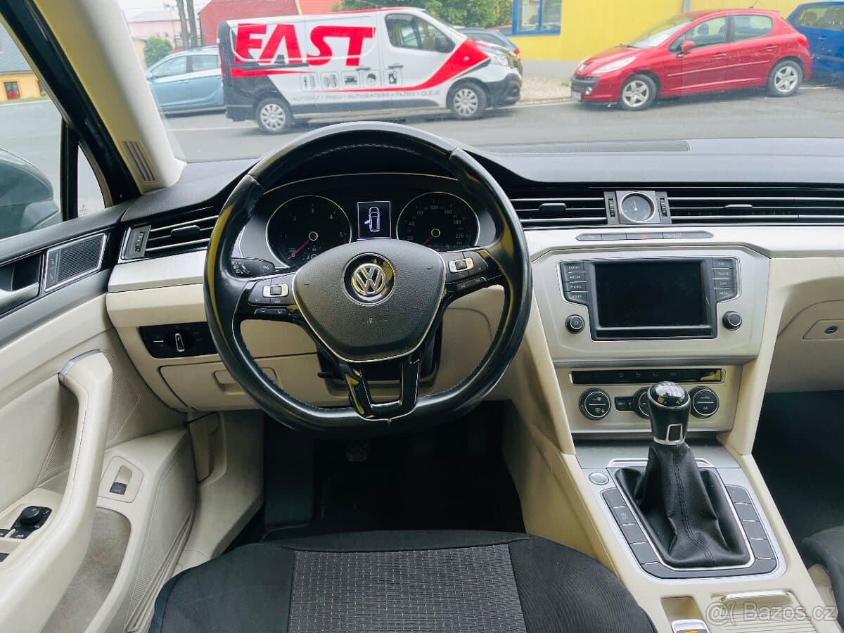 Volkswagen PASSAT - 13