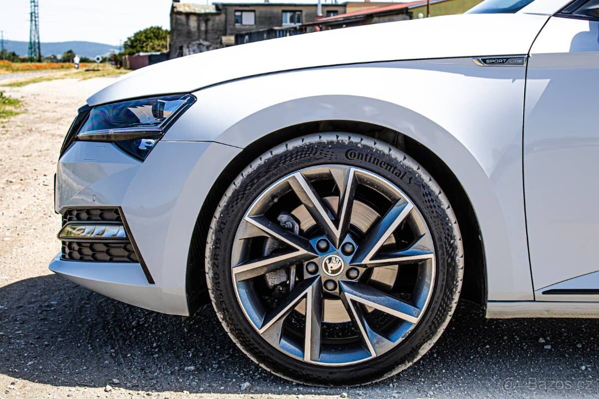 2019 Škoda SUPERB - 13