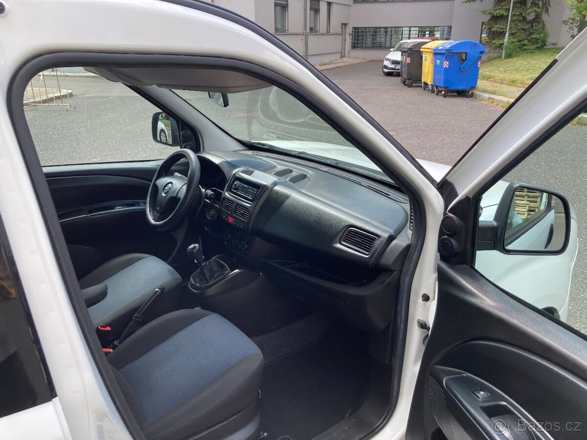2016 Opel COMBO - 13