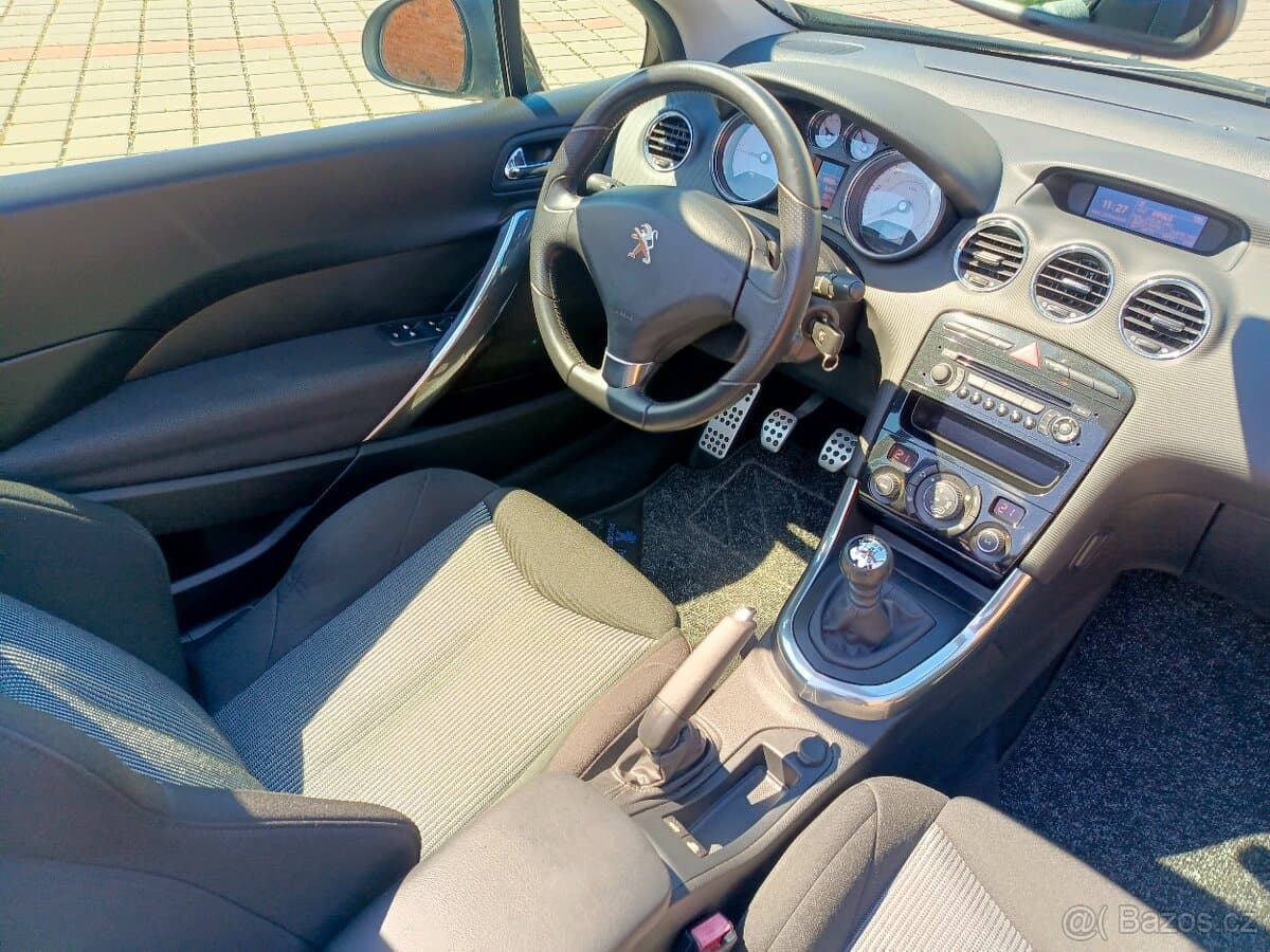 2012 Peugeot 308 - 13