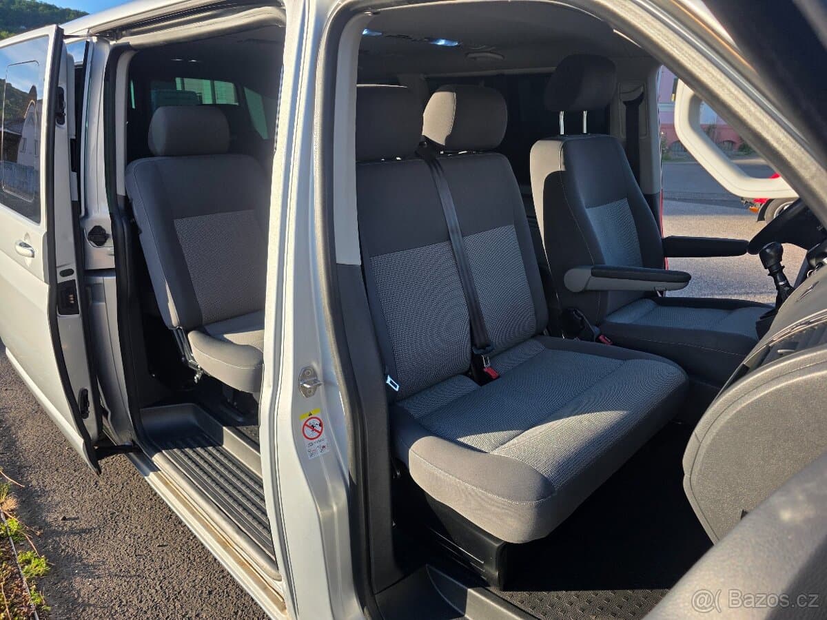 2010 Volkswagen CARAVELLE - 13