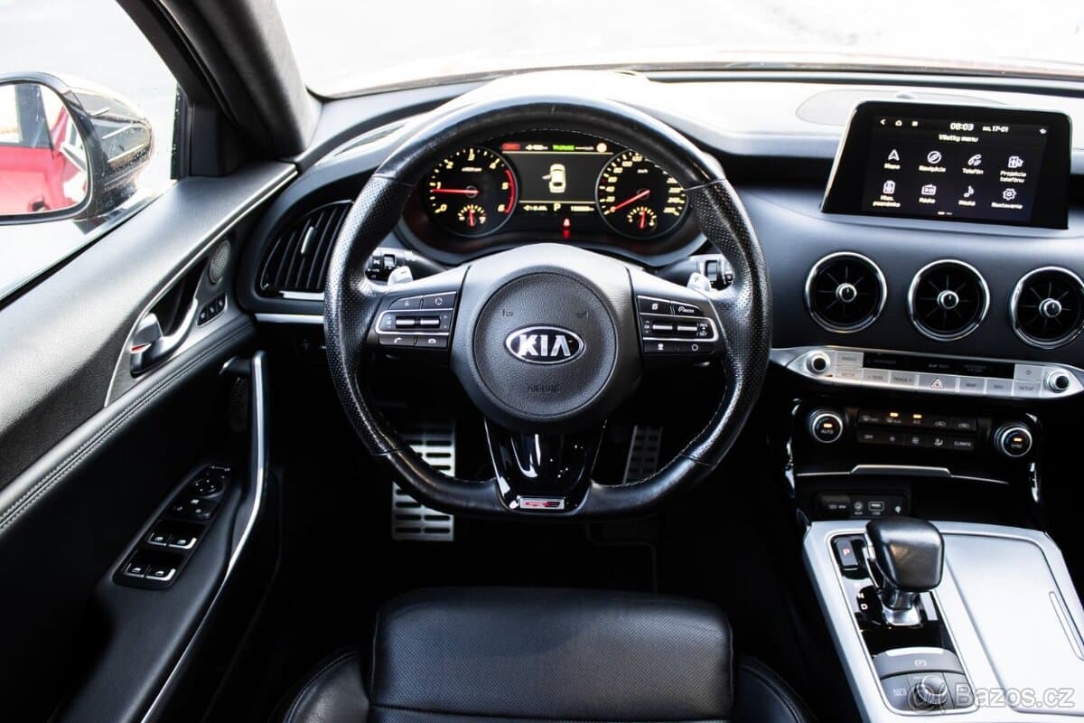 2019 Kia STINGER - 13