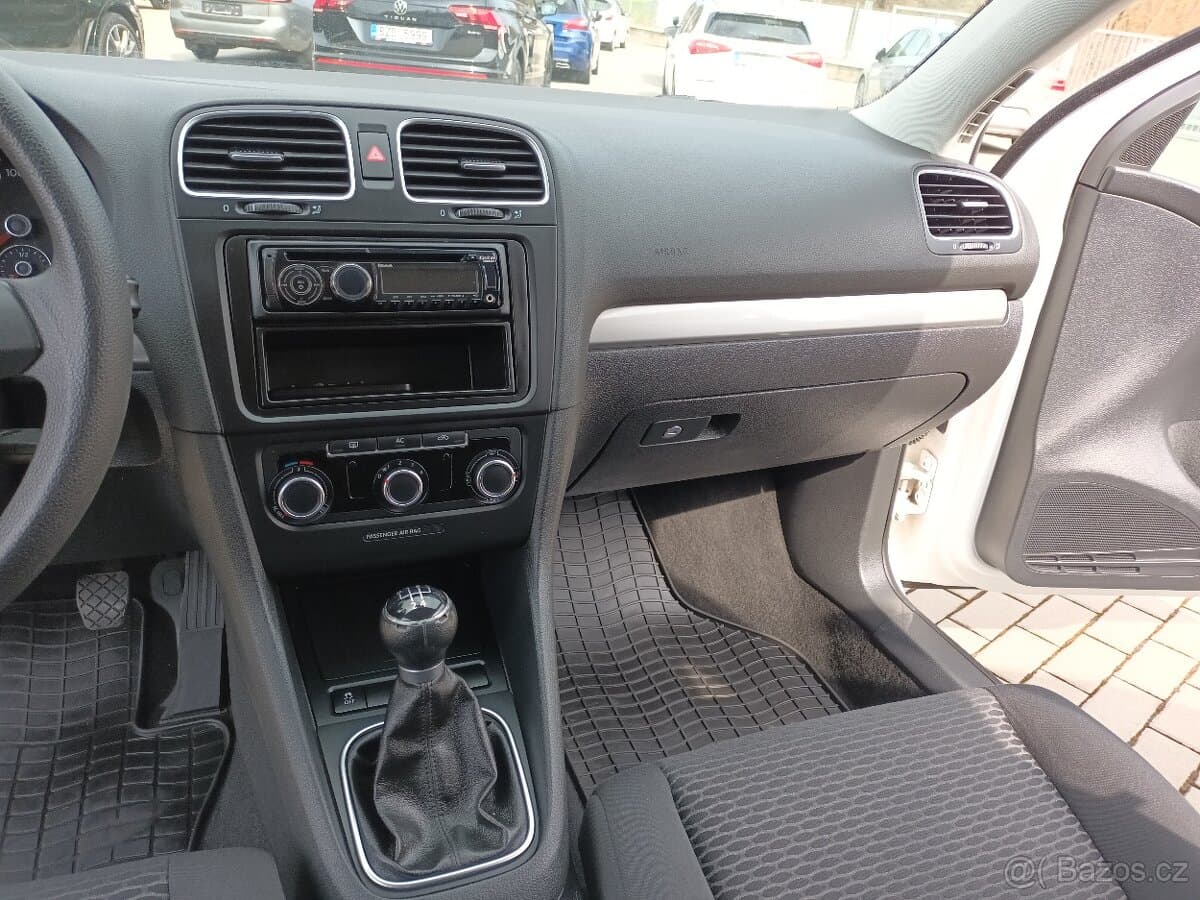 2011 Volkswagen GOLF - 13