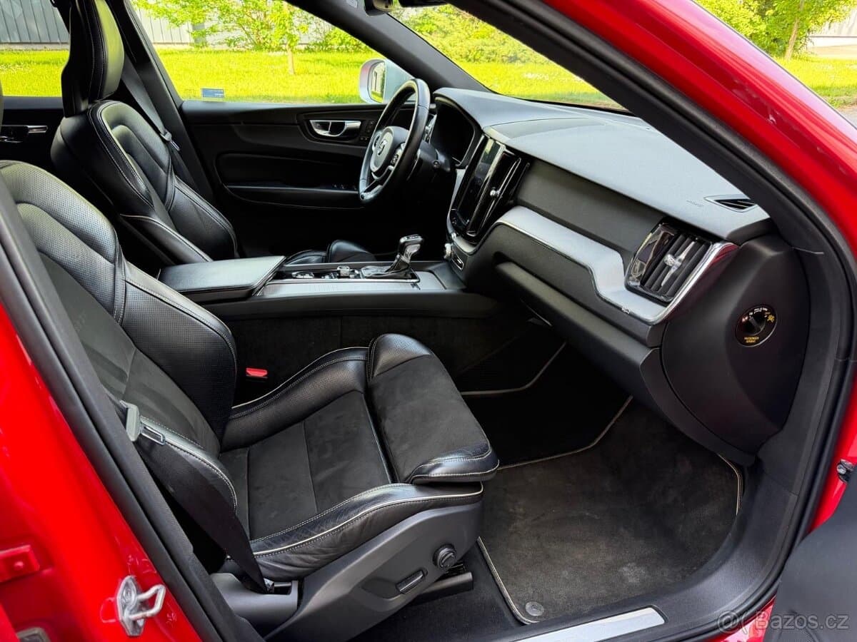 2018 Volvo XC60 - 13