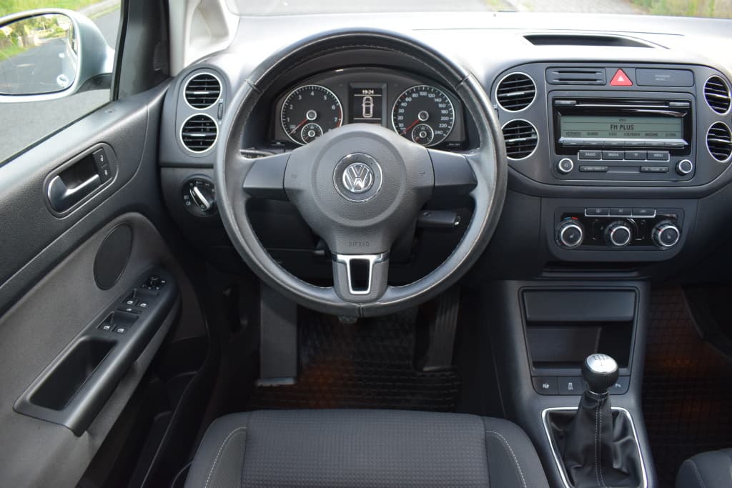 2010 Volkswagen GOLF - 13