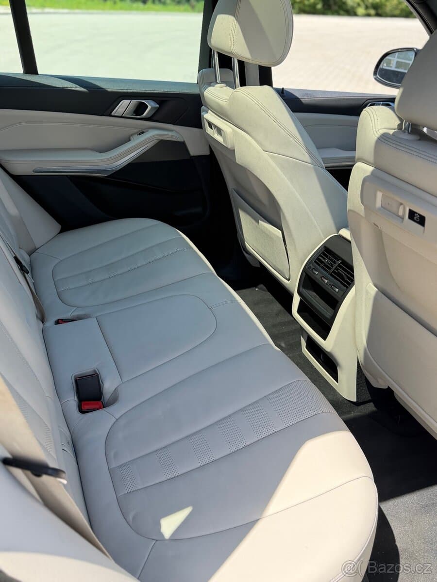 2019 BMW X5 - 13