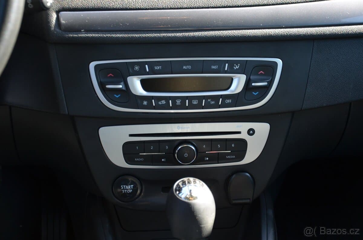 2015 Renault MEGANE - 13