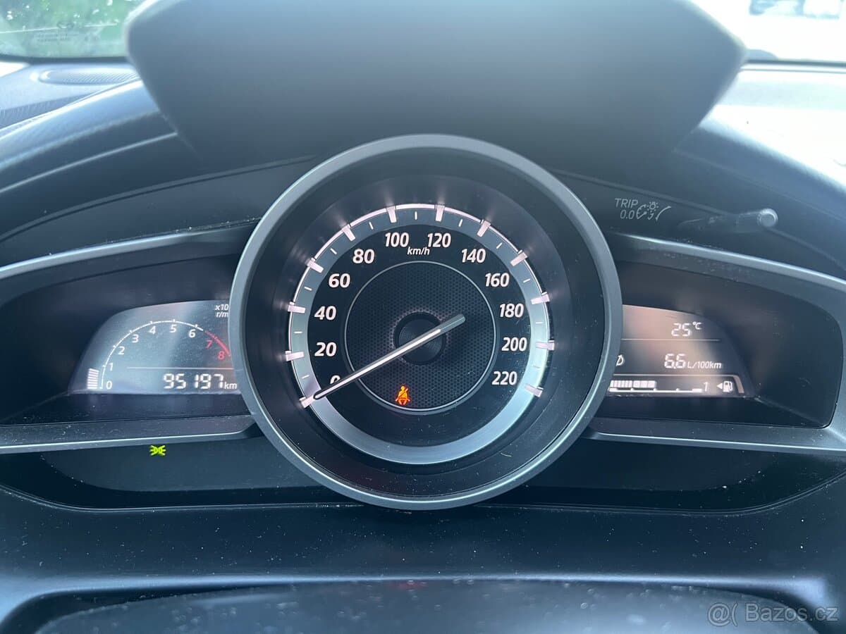 2015 Mazda 2 - 13