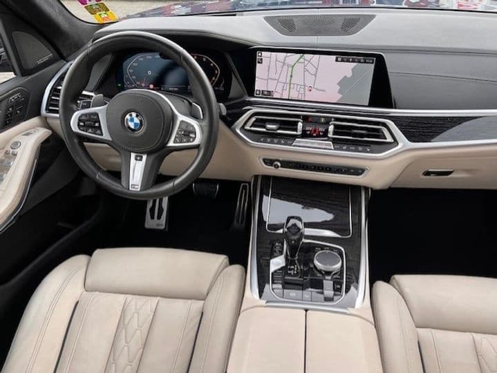 2020 BMW X7 - 13
