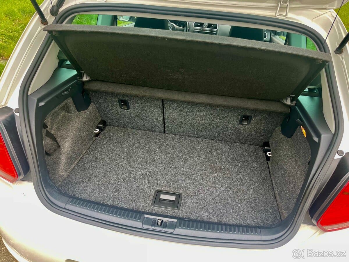 2011 Volkswagen POLO - 13
