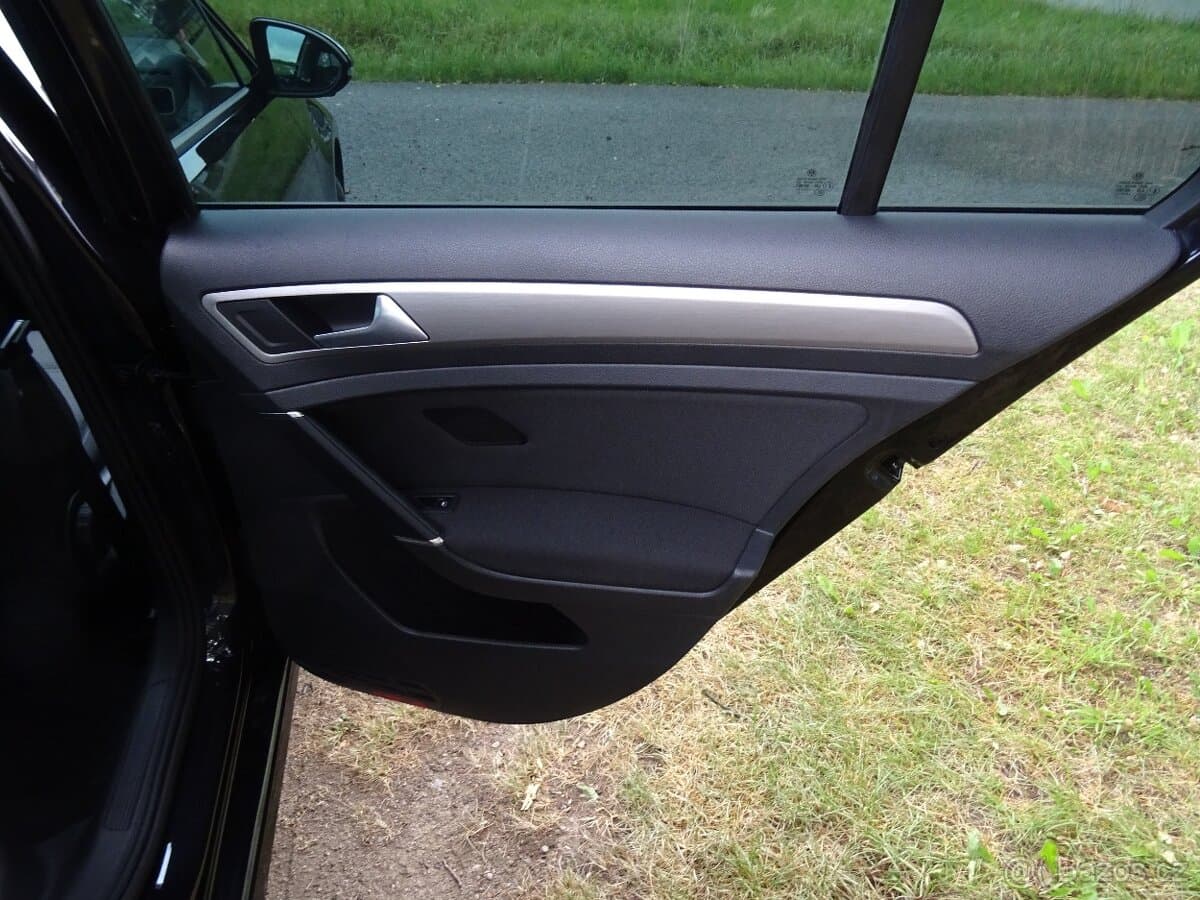 2015 Volkswagen GOLF - 13