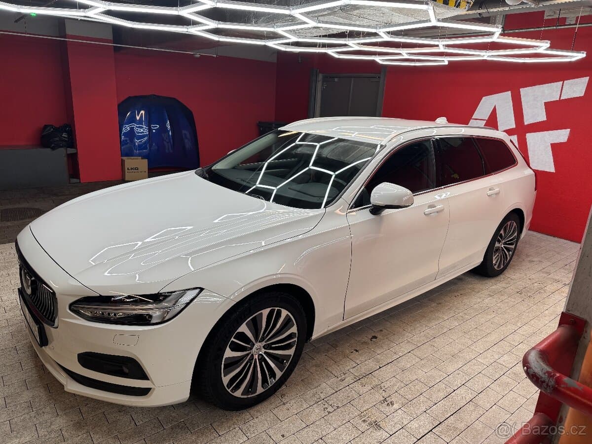 2020 Volvo V90 - 13