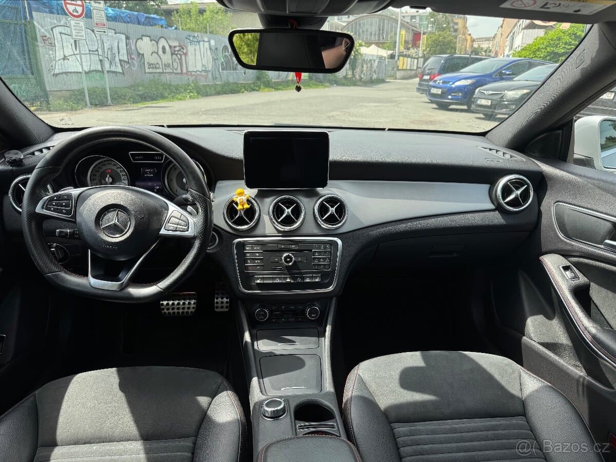 2015 Mercedes-Benz CLA - 13
