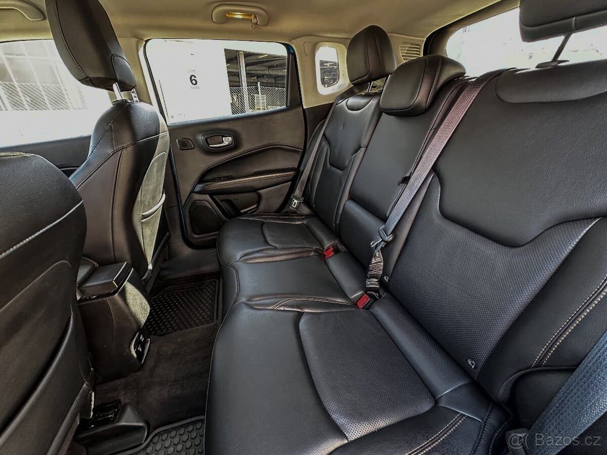 2018 Jeep COMPASS - 13