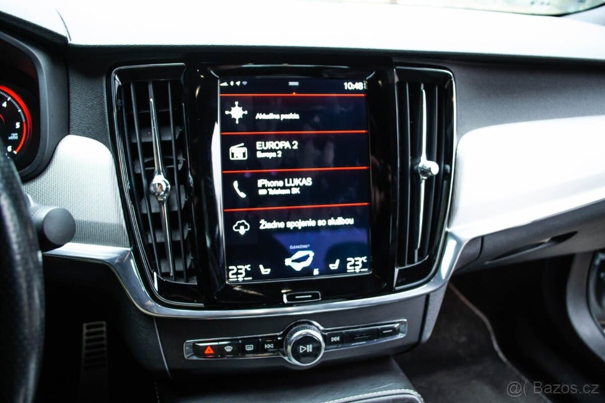 2017 Volvo S90 - 13