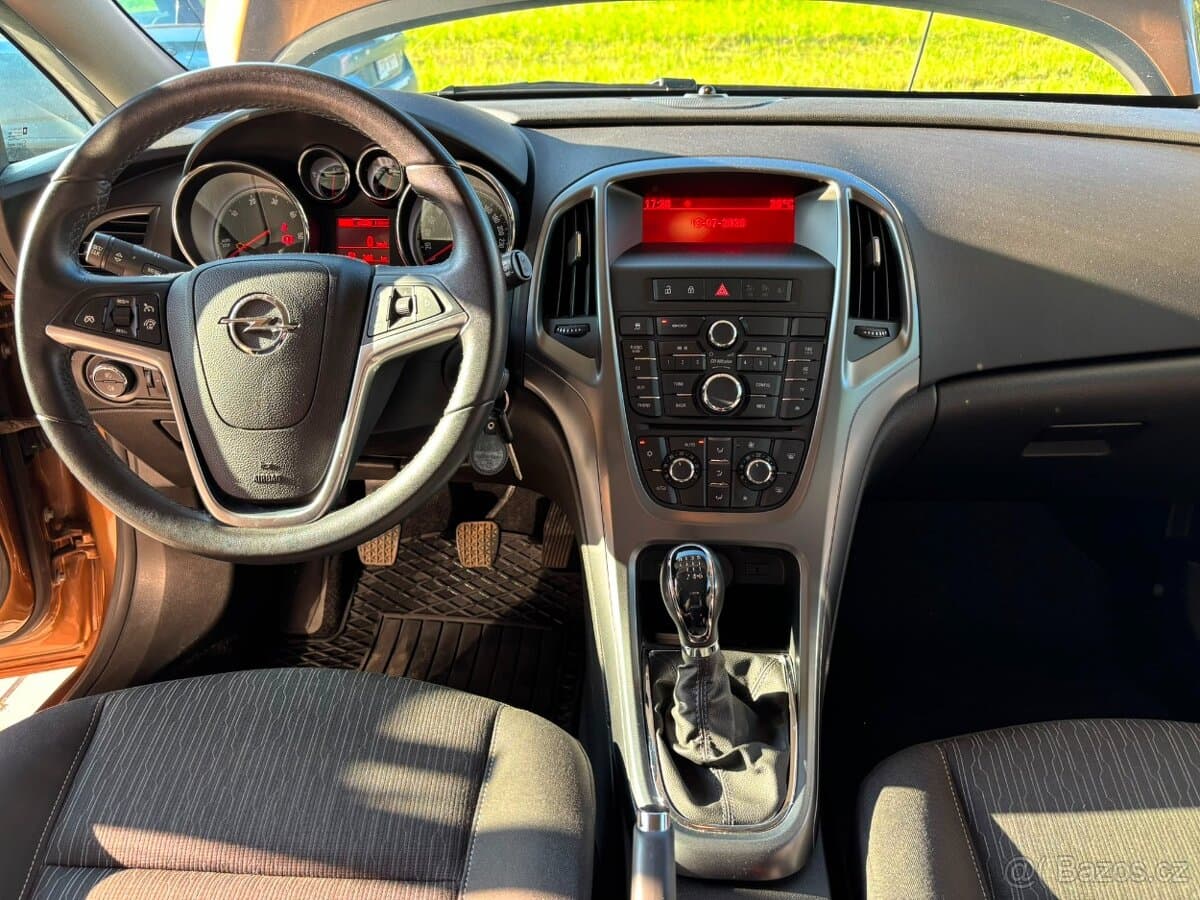 2015 Opel ASTRA - 13
