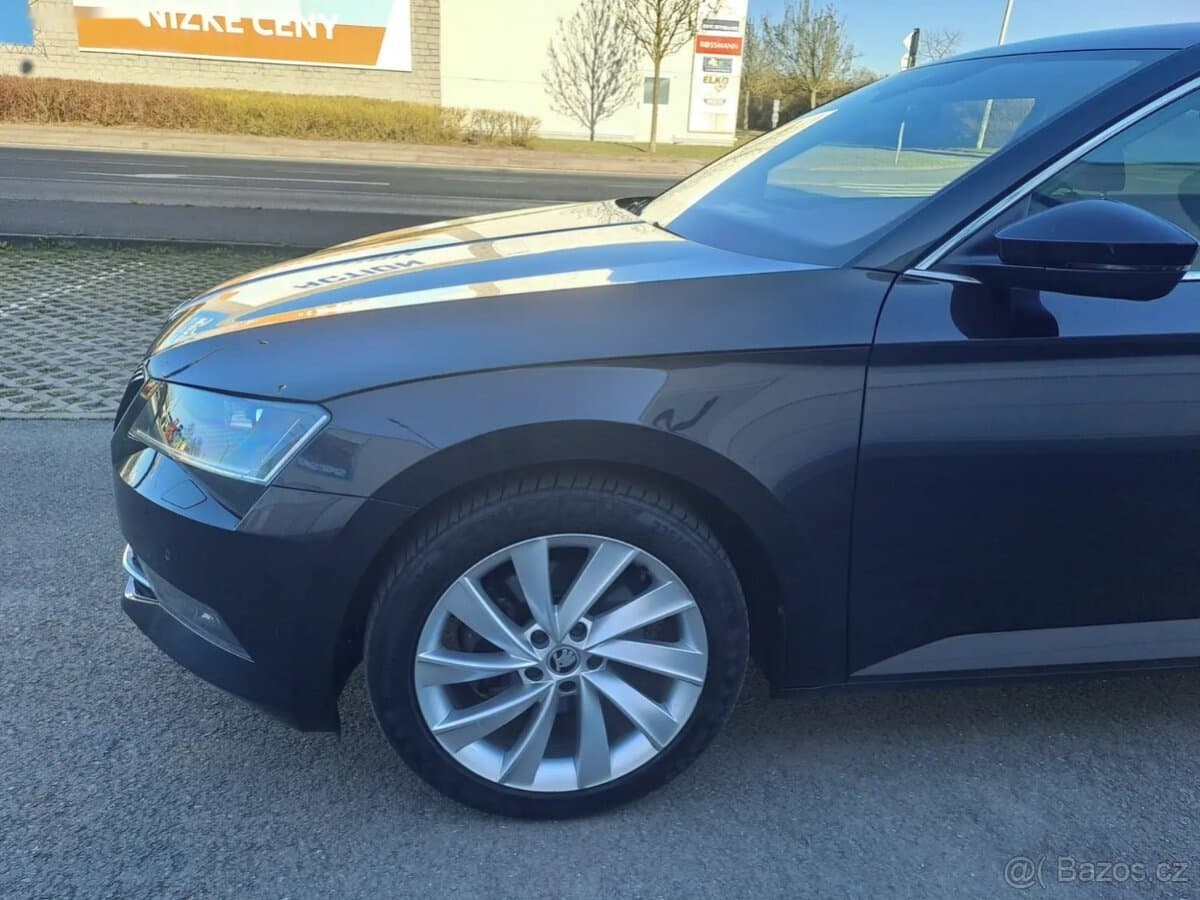 2020 Škoda SUPERB - 13