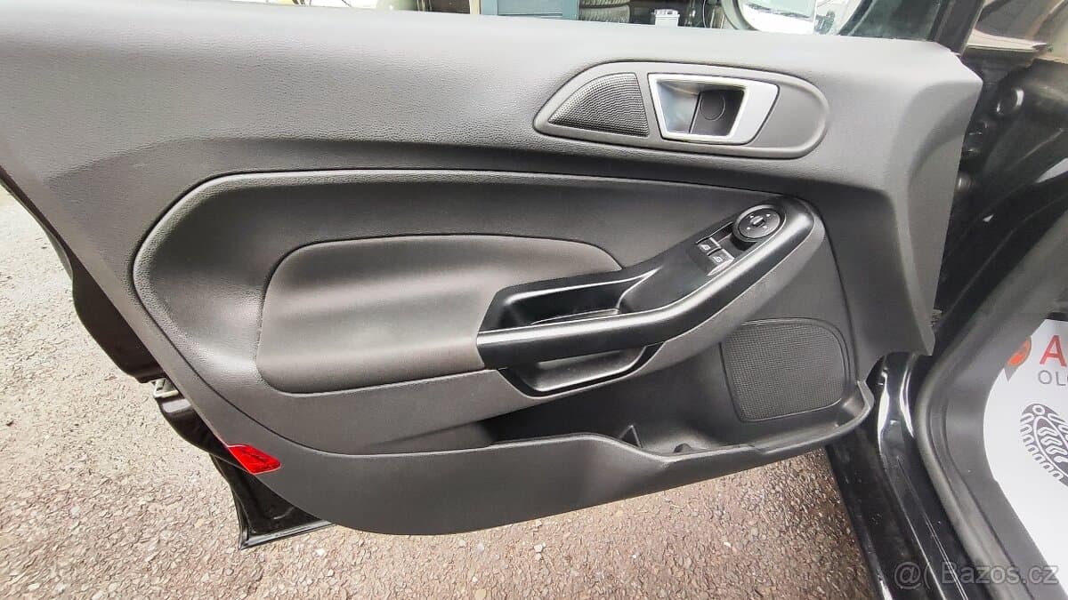 2015 Ford FIESTA - 13
