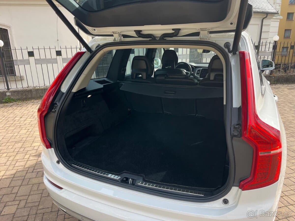 2020 Volvo XC90 - 13