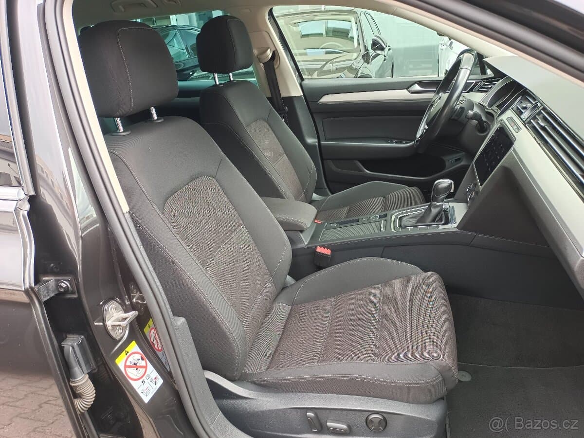 2019 Volkswagen PASSAT - 13