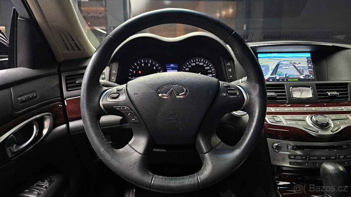 2017 Infiniti Q70 - 13
