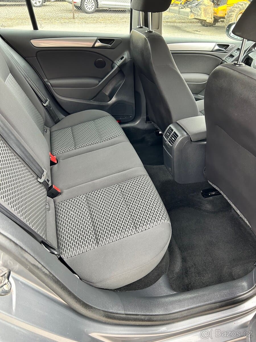 2010 Volkswagen GOLF - 13