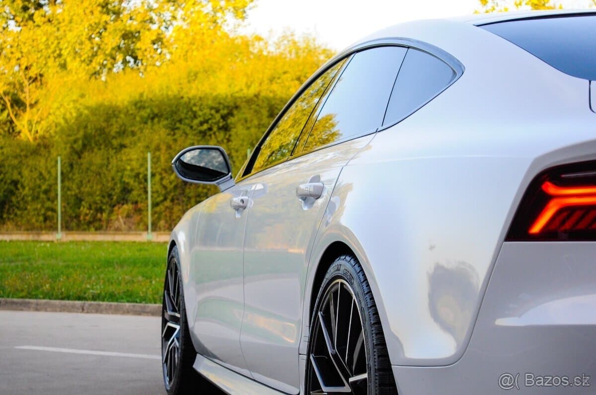 2015 Audi RS7 - 13