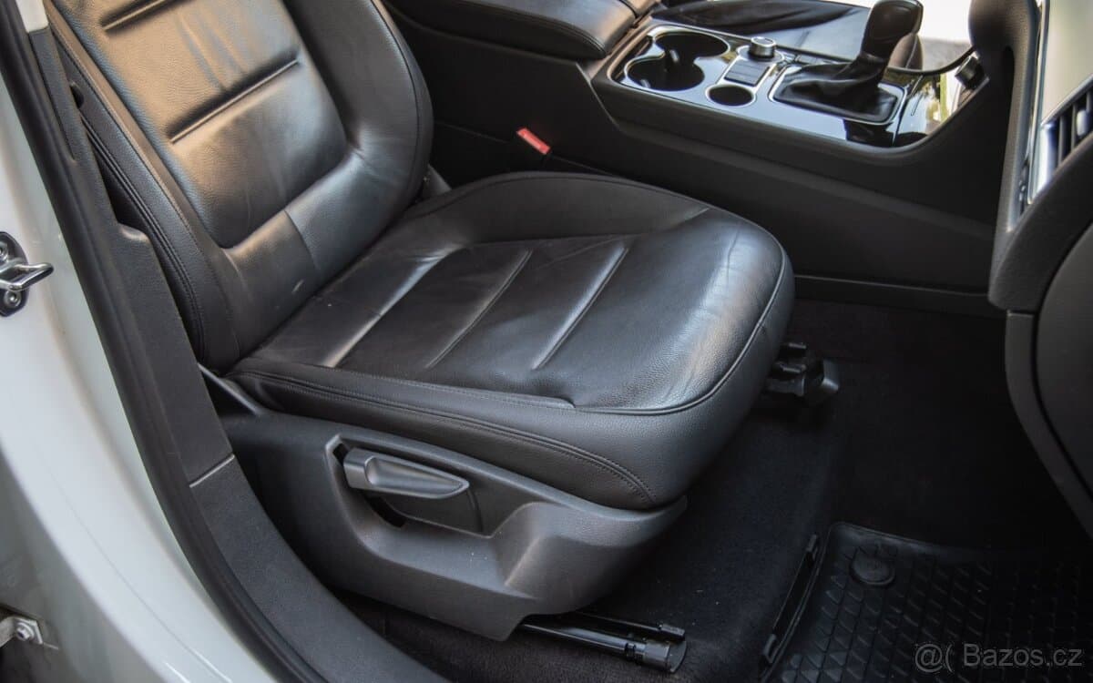 2015 Volkswagen TOUAREG - 13