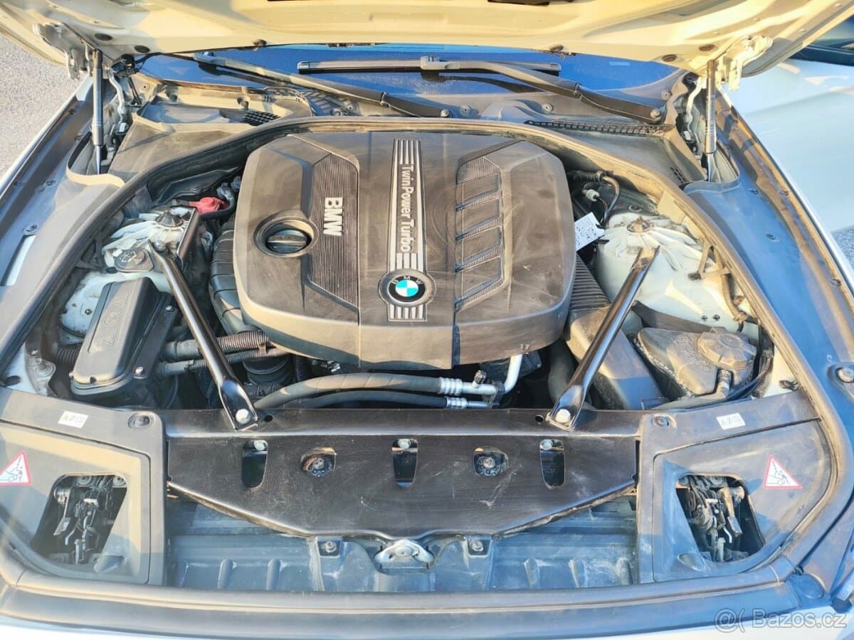 2013 BMW 5-SERIES - 13